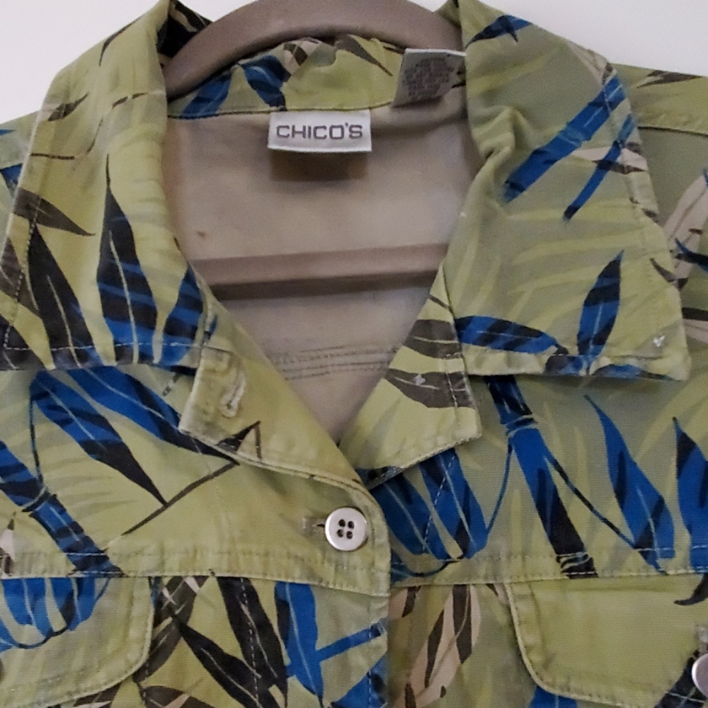 Vest/Shirt - Picture 2 of 4